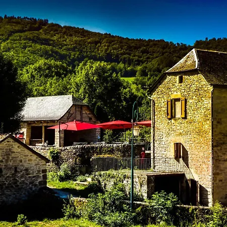 D'hotes Le Moulin D'auxillac Bed & Breakfast